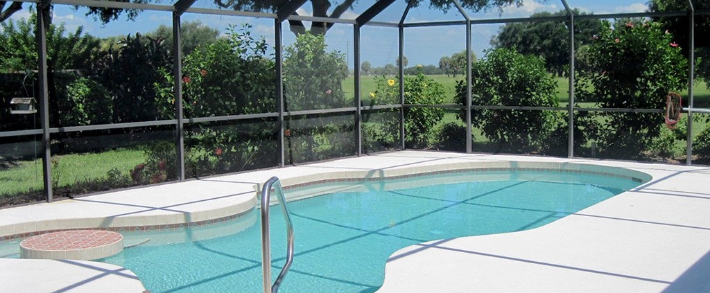 Examining Enclosures – An Overview Of Three Common Types Of Pool Enclosures cover