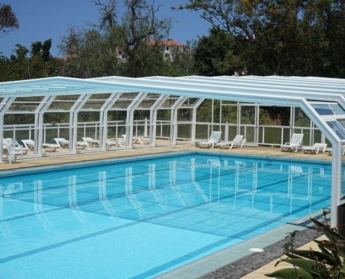 Customized Enclosures – 5 Advantages Of Building A Tailored Pool Enclosure cover