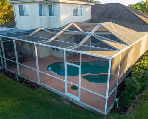 How to Maintain a Pool Enclosure and Keep It Clean Year-Round