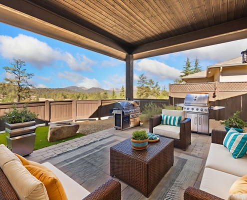 Covered Patio Contractor In Jacksonville, FL: Who Should You Call?